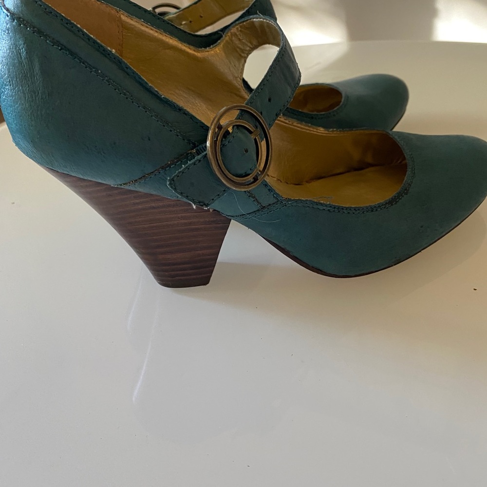 Seychelles unique teal pumps. Size 10